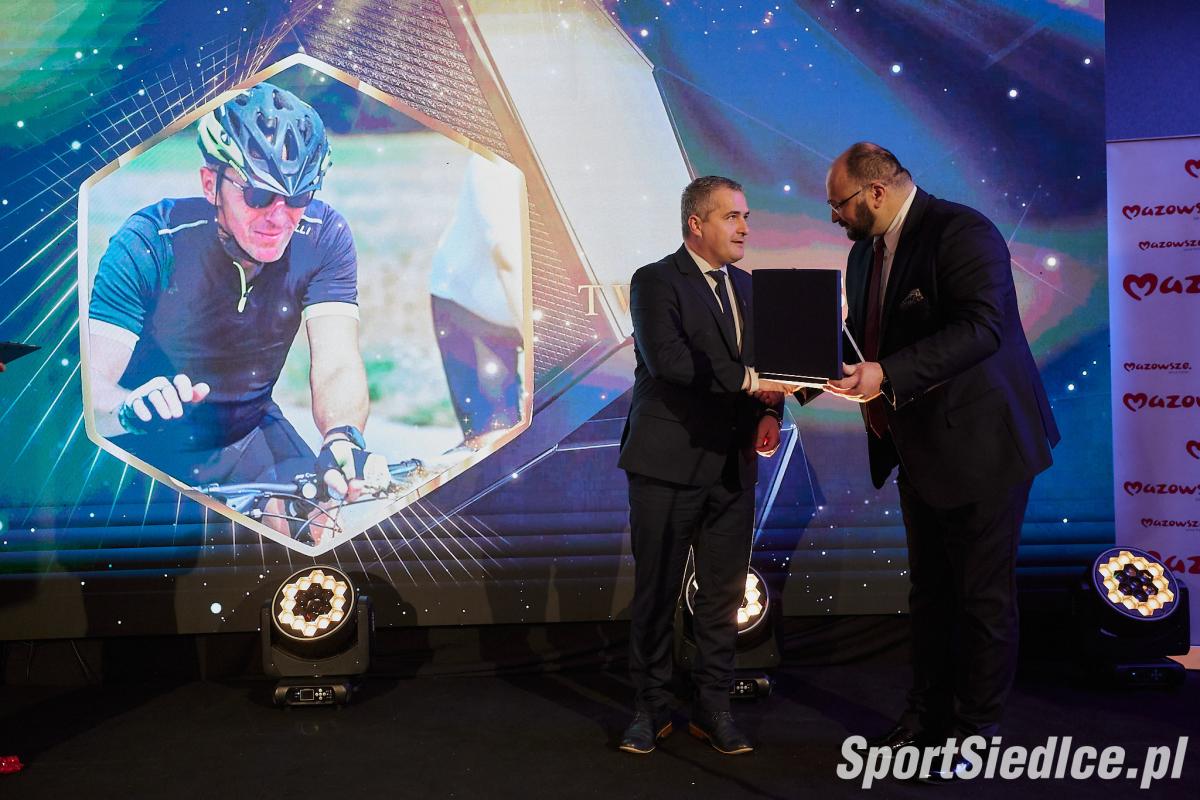 Wręczenie nagrody dla wyścigu „Twarda Skóra” podczas 2. Siedleckiej Gali Sportu.