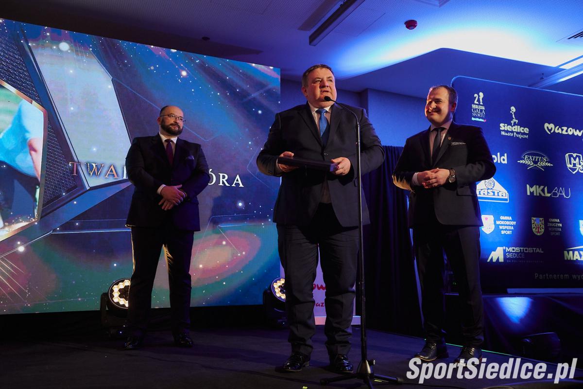 Wręczenie nagrody dla wyścigu „Twarda Skóra” podczas 2. Siedleckiej Gali Sportu.